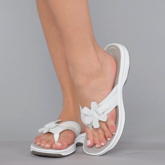 Clarks Women's Cloudsteppers Brinkley Flora Sandals - Picture 1 of 7